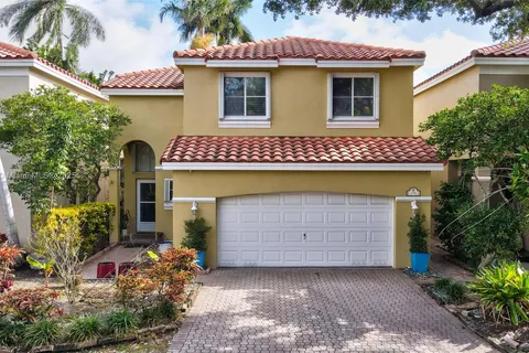 1741 E Trafalgar Cir, Hollywood FL 33020