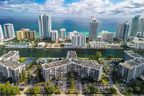 800 Parkview Dr # 409, Hallandale Beach FL 33009