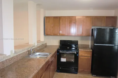 218 NE 12th Ave # 507, Hallandale Beach FL 33009