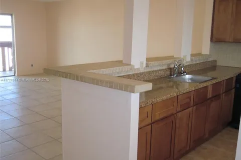 218 NE 12th Ave # 507, Hallandale Beach FL 33009