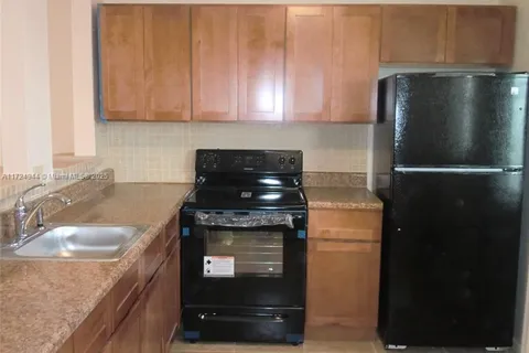 218 NE 12th Ave # 507, Hallandale Beach FL 33009