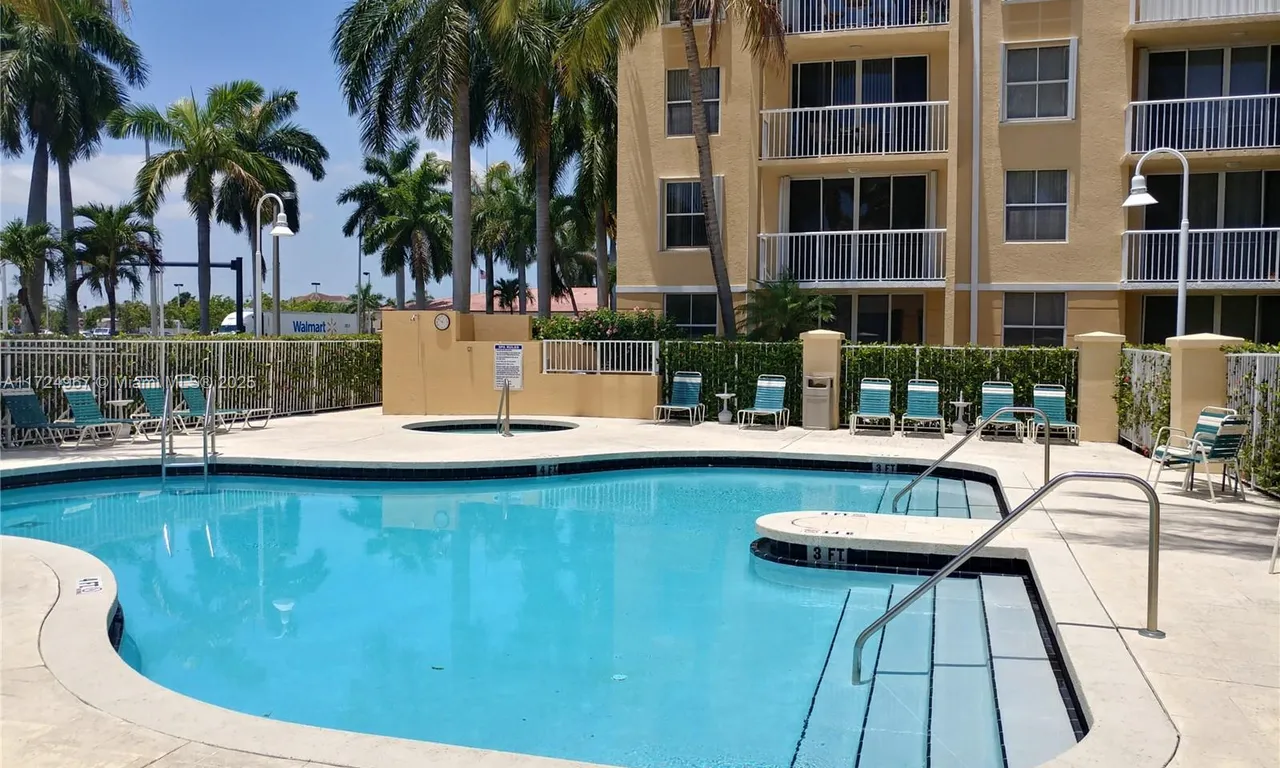 1341 SE 3rd Ave # 112, Dania Beach FL 33004