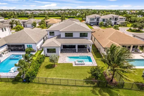 8853 New River Falls Rd, Boca Raton FL 33496