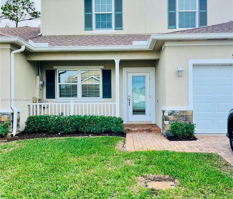 977 NE Trailside Run, Port St. Lucie FL 34983