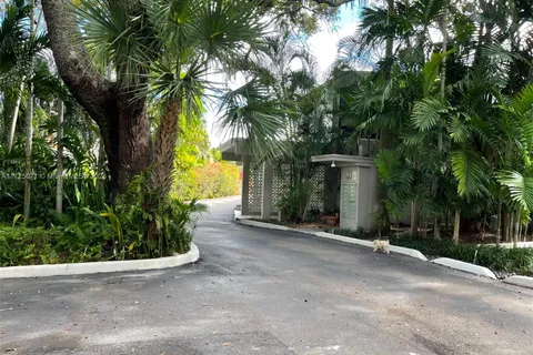6011 N Bayshore Dr # 7, Miami FL 33137