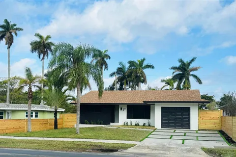 641 NE 2nd St, Dania Beach FL 33004