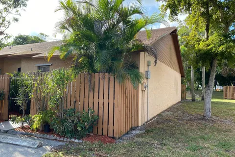 18960 NW 67th Pl # 0, Hialeah FL 33015