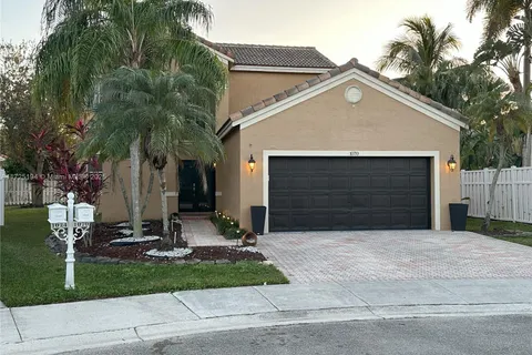 1070 Briar Ridge Rd, Weston FL 33327