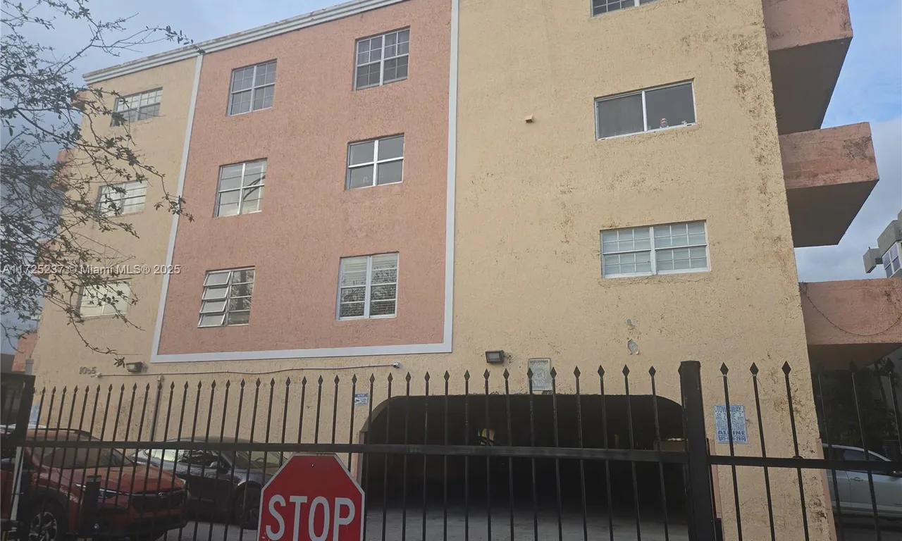 1055 W 77th St, Hialeah FL 33014