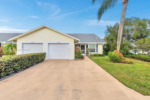 11078 SE Sea Pines Cir, Hobe Sound FL 33455