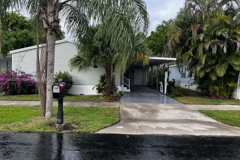 6515 NW 37 AVE, Coconut Creek FL 33073