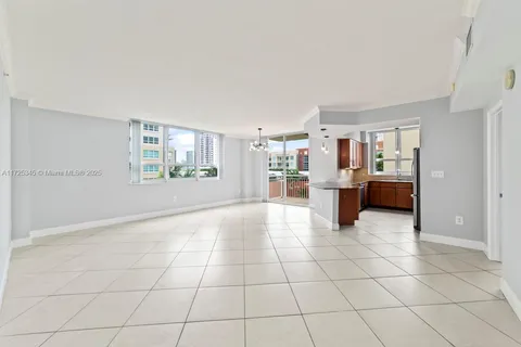 2000 N Bayshore Dr # 527, Miami FL 33137