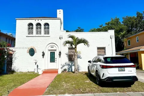 1545 NW 8th Ter, Miami FL 33125