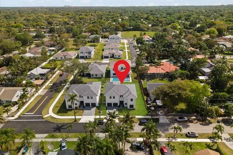 15875 SW 90th Ave, Palmetto Bay FL 33157