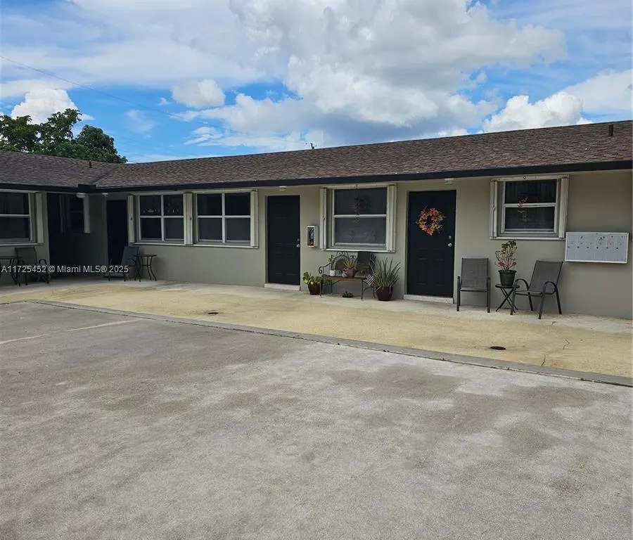 130 W 13th St # 9, Hialeah FL 33010