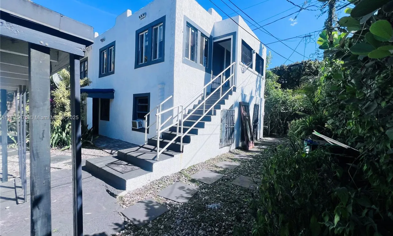 22 NE 51st St, Miami FL 33137