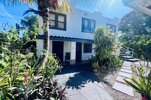 22 NE 51st St, Miami FL 33137