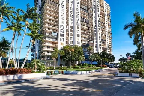 2333 Brickell Ave # 2116, Miami FL 33129