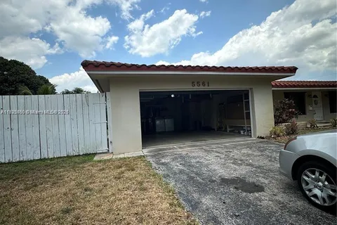 5561 SW 2nd Ct, Plantation FL 33317