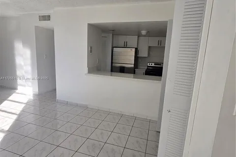 8897 Fontainebleau Blvd # 302, Miami FL 33172