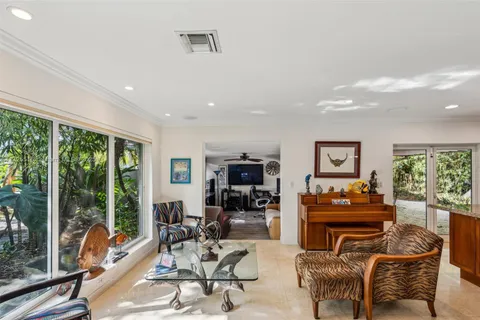 109 NE 26th Dr, Wilton Manors FL 33334