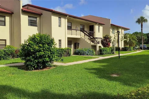 21218 Lago Cir # B, Boca Raton FL 33433