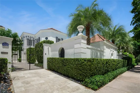 1009 Hardee Rd, Coral Gables FL 33146