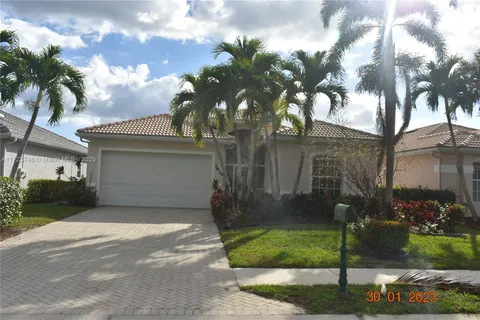 7639 Berkshire Point Dr, Naples FL 34104