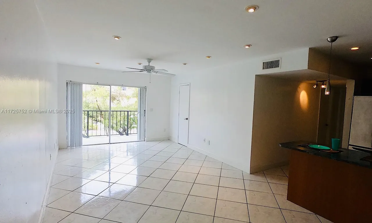 3642 NE 171st St # 208, North Miami Beach FL 33160