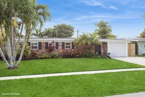 3808 Catalina Rd, Palm Beach Gardens FL 33410