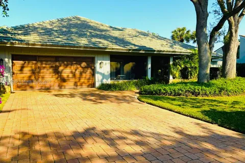 1 E Balfour Rd E, Palm Beach Gardens FL 33418