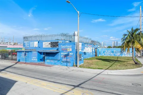 2111 NW 10th Ave, Miami FL 33127