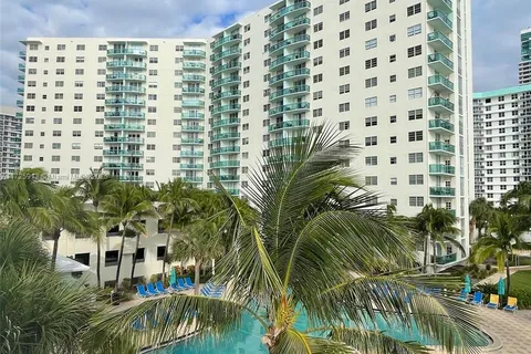 3901 S Ocean Dr # 2E, Hollywood FL 33019