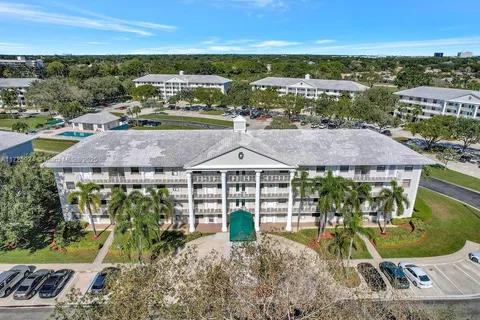 6049 Balboa Cir # 203, Boca Raton FL 33433