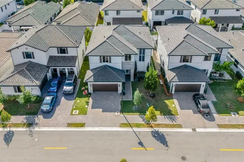8110 NW 46th Ter, Doral FL 33166