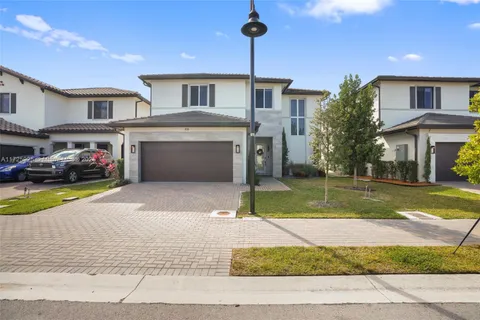 8110 NW 46th Ter, Doral FL 33166