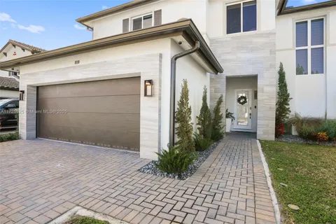 8110 NW 46th Ter, Doral FL 33166