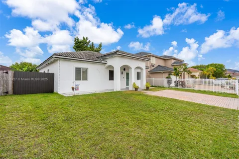 22547 SW 102nd Path, Cutler Bay FL 33190