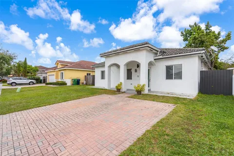 22547 SW 102nd Path, Cutler Bay FL 33190