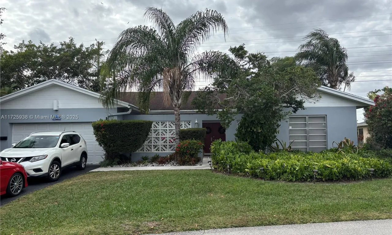 4609 Bayberry Ln, Tamarac FL 33319