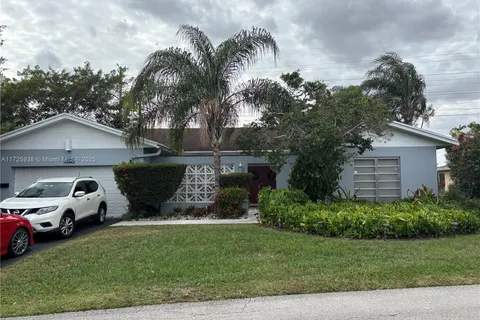 4609 Bayberry Ln, Tamarac FL 33319