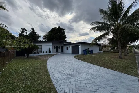 3970 NW 190th St, Miami Gardens FL 33055