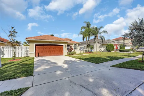 19383 NW 23rd St, Pembroke Pines FL 33029