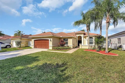 19383 NW 23rd St, Pembroke Pines FL 33029