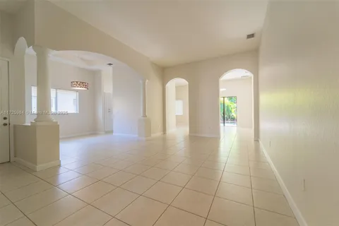 7564 SW 190th St, Cutler Bay FL 33157