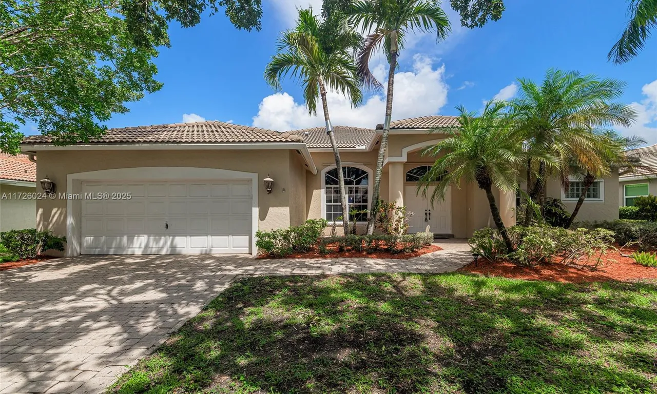 3843 Oak Ridge Cir, Weston FL 33331