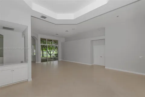 3843 Oak Ridge Cir, Weston FL 33331