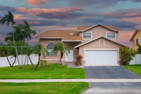 203 SE 9th St # 203, Dania Beach FL 33004