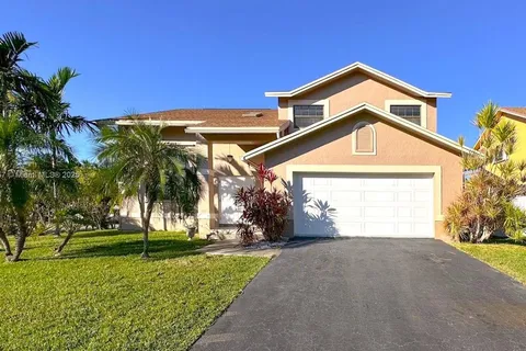 203 SE 9th St # 203, Dania Beach FL 33004