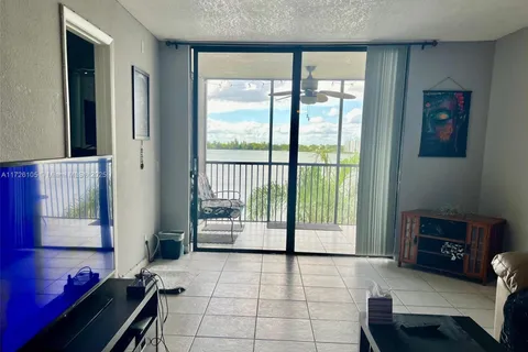 110 Lake Emerald Dr # 403, Oakland Park FL 33309